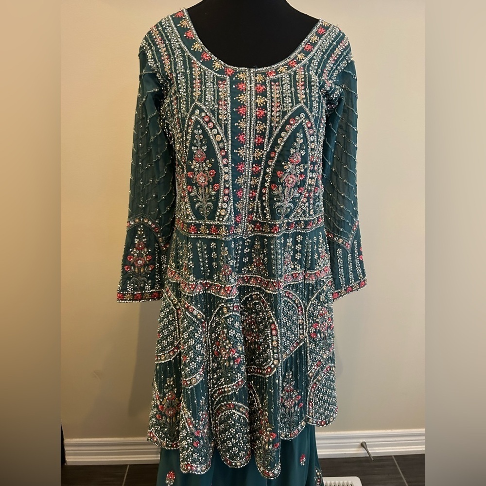 🌿 Teal Green Embellished Lehenga Set - Picture 10 of 14